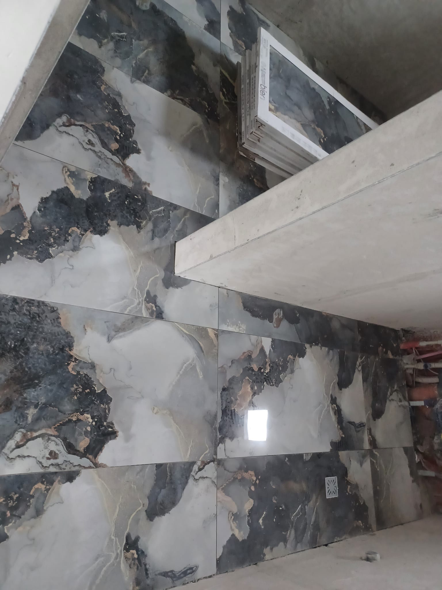 Faianță decorativă baie - montaj profesional Baia Mare