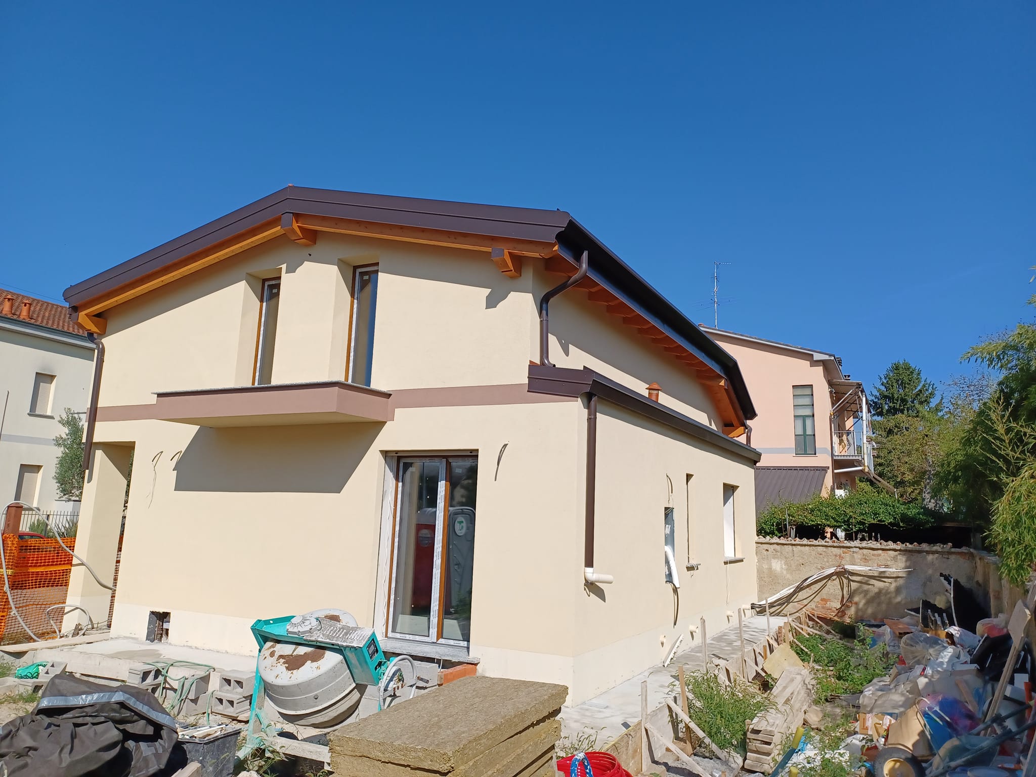Finisaje interioare și exterioare Satu Mare - gleturi, zugrăveli, stucatură