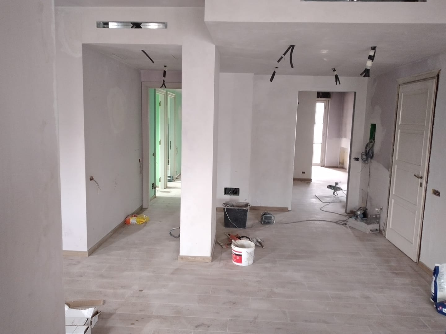 Finisaje interioare living complet - Satu Mare